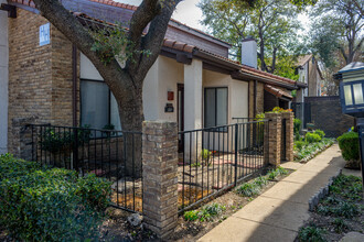 Lifescape Villas Midway in Dallas, TX - Building Photo - Building Photo