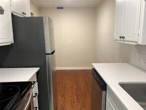 2419 N Harvey Ave, Unit 4 in Oklahoma City, OK - Building Photo - Building Photo