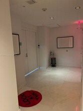 1 Collins Ave, Unit 602 in Miami Beach, FL - Building Photo - Building Photo