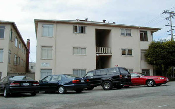 Vanguard Apartments in Berkeley, CA - Building Photo - Building Photo