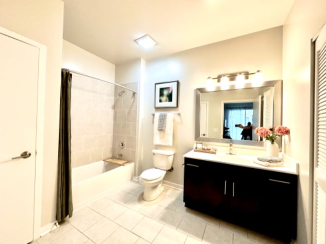 450 Warrenville Rd in Lisle, IL - Building Photo - Building Photo