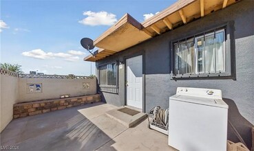 1901 Stewart Ave, Unit D in Las Vegas, NV - Building Photo - Building Photo