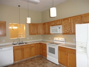 1342 Shannon Ln in Xenia, OH - Foto de edificio - Building Photo