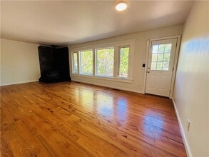 700 E Edna St in Fayetteville, AR - Building Photo - Building Photo