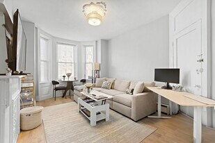 114 Washington St in Hoboken, NJ - Building Photo