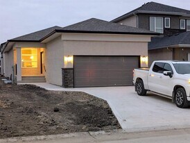 23 Eastfield Ct in Winnipeg, MB - Building Photo