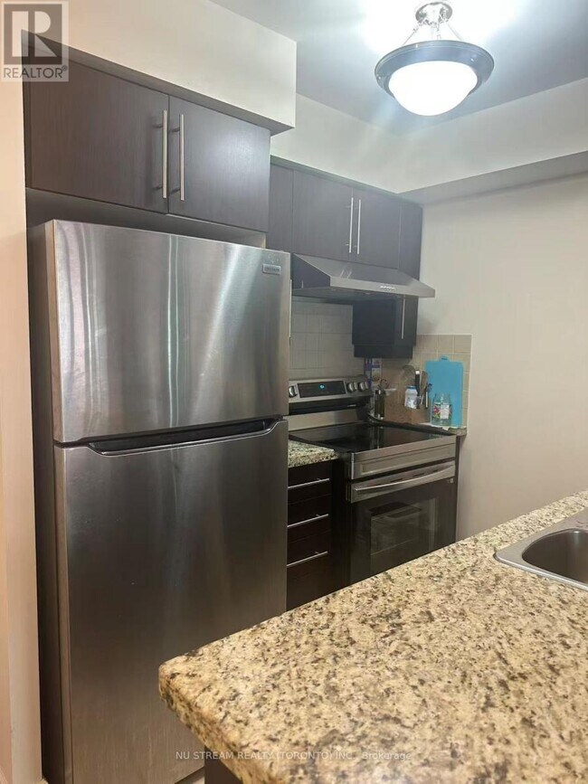 25 Greenview Ave in Toronto, ON - Building Photo - Building Photo