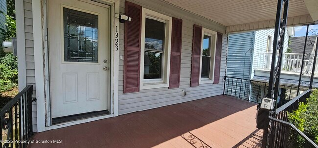 1323 Olive St in Scranton, PA - Building Photo - Building Photo