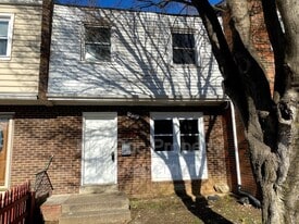 3456 Beale Ct in Woodbridge, VA - Building Photo