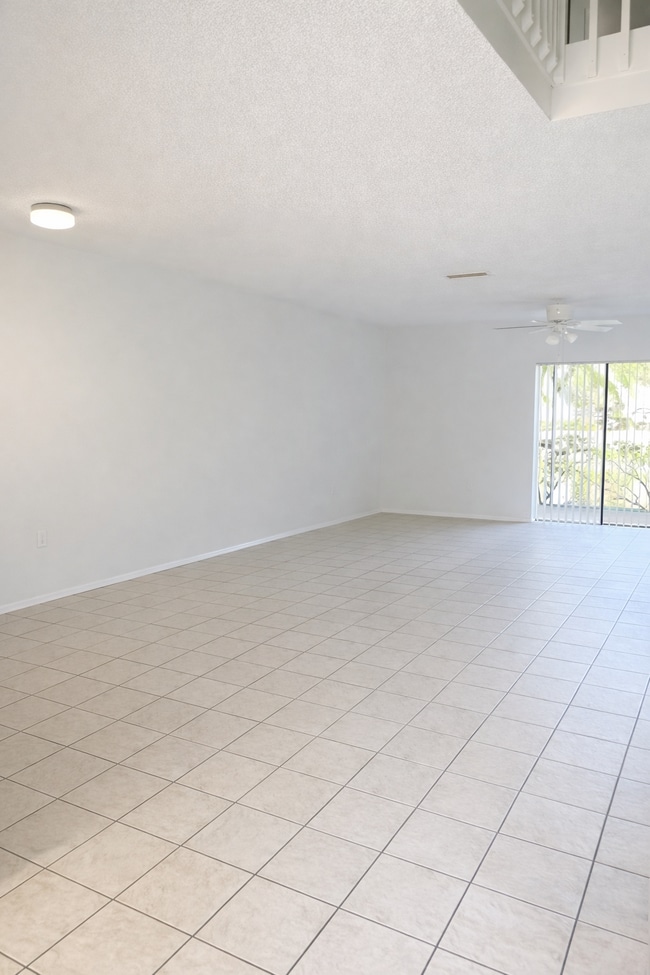 3427 59th Ave W in Bradenton, FL - Foto de edificio - Building Photo