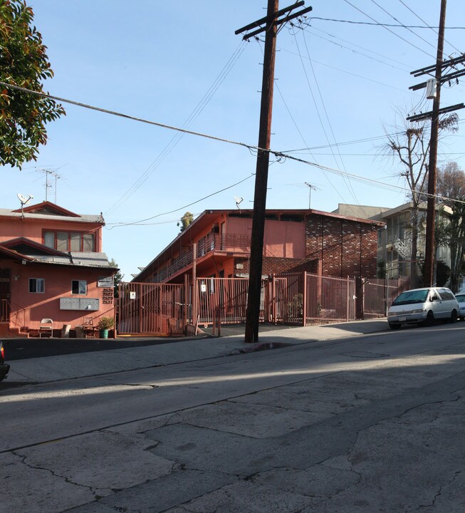 2519 Ocean View Ave in Los Angeles, CA - Building Photo