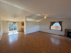 1843 Olympic Dr E in Monmouth, OR - Building Photo - Building Photo