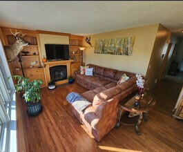 210 NE 12th Street Pl in Ankeny, IA - Building Photo - Building Photo