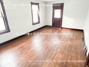 3348 W 100th St in Cleveland, OH - Building Photo - Building Photo