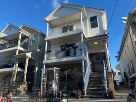 260 Custer Ave in Jersey City, NJ - Building Photo