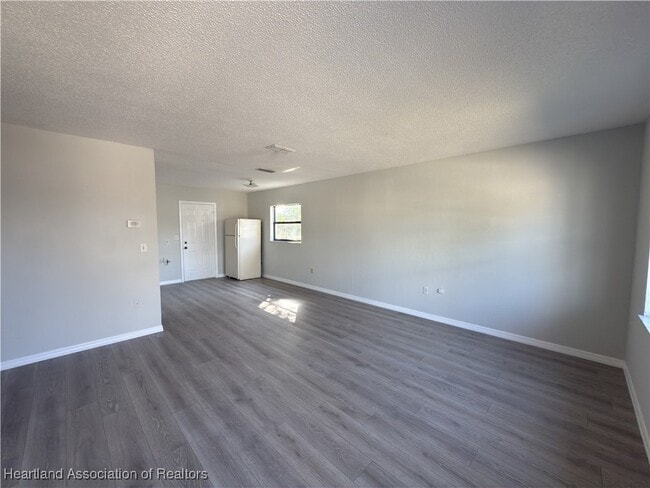 451 Las Palmas Cir in Avon Park, FL - Building Photo - Building Photo