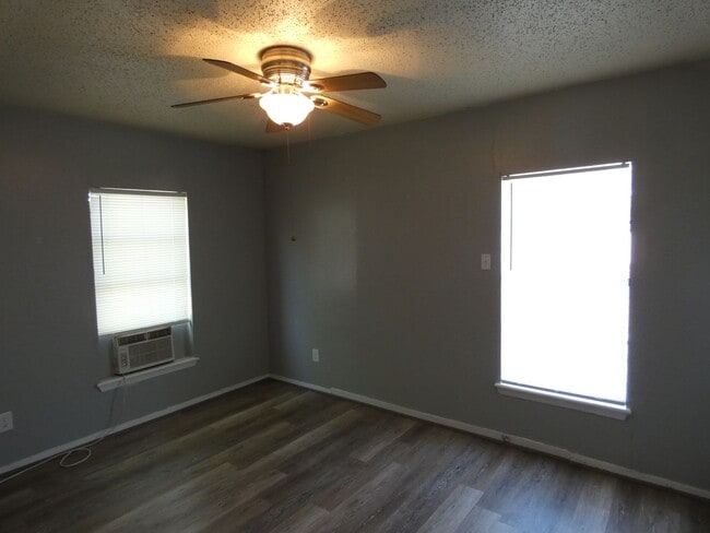 2122 N 6th St in Abilene, TX - Building Photo - Building Photo