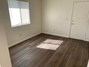 218 Woodrow Ave, Unit A in Bakersfield, CA - Building Photo - Building Photo