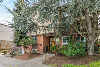 Fifth Avenue Manor in Seattle, WA - Building Photo - Building Photo