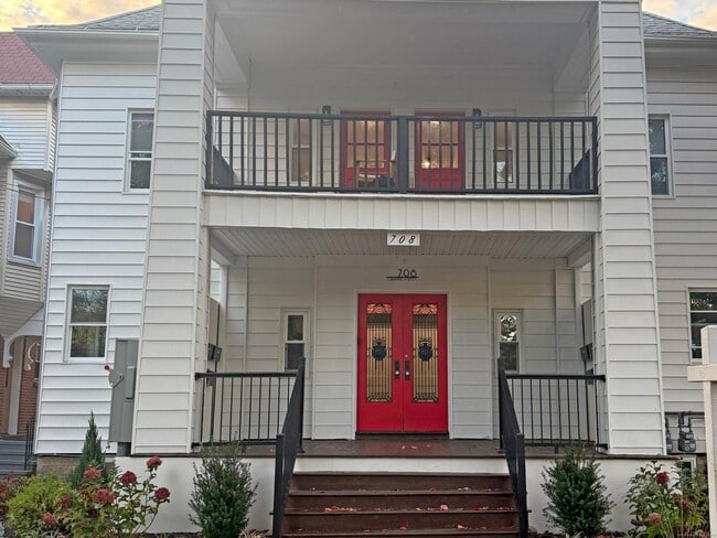 708 Orange St in New Haven, CT - Building Photo - Building Photo