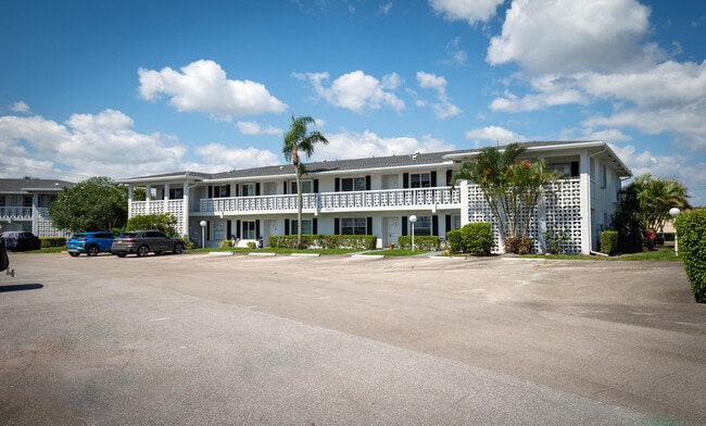property at 2915 SW 15th St