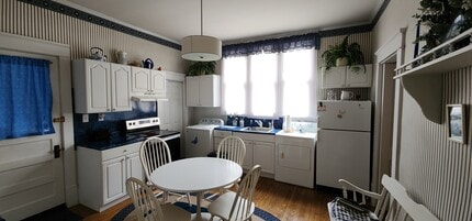 131 E Laurel Ave in Damascus, VA - Building Photo - Building Photo