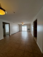 15 Old Academy Rd in Fairfax, VT - Foto de edificio - Building Photo