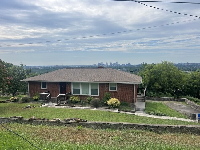 2110 Summitt Ave in Nashville, TN - Building Photo - Building Photo