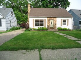 5429 Harriet Ave in Minneapolis, MN - Building Photo