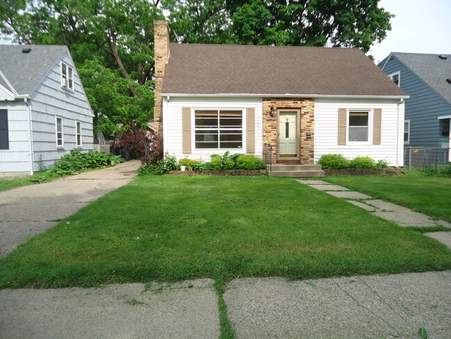 property at 5429 Harriet Ave