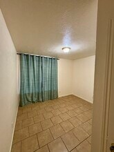 489 Northwood Cir in Rockdale, TX - Foto de edificio - Building Photo