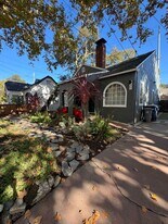 2705 Freeport Blvd in Sacramento, CA - Building Photo