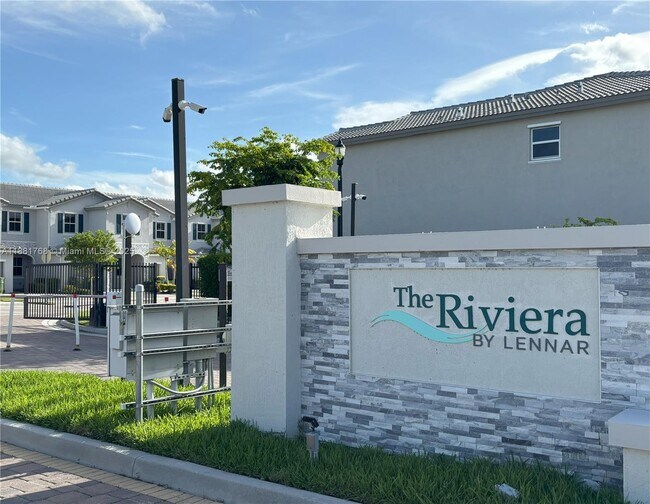 2622 SE 10th St in Homestead, FL - Building Photo - Building Photo