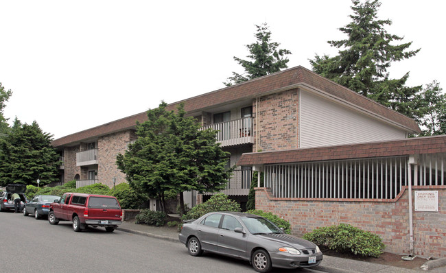 Conquistador Apartments in Tacoma, WA - Building Photo - Building Photo