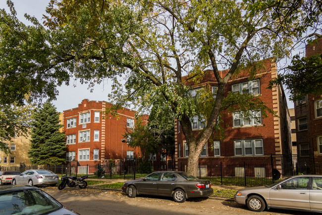 1126-1134 N Lawler Ave in Chicago, IL - Foto de edificio - Building Photo