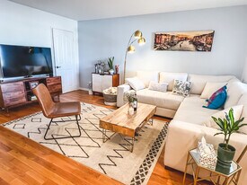 845 Brooks Ave, Unit Venice Beach 2Bd2Ba Condo in Venice, CA - Building Photo