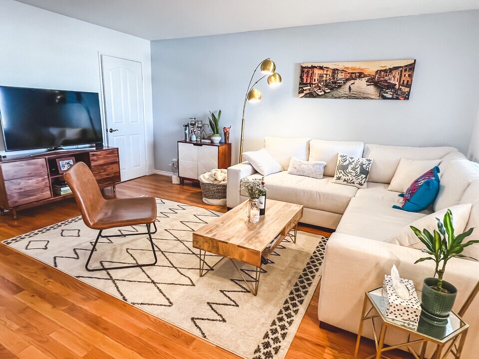 845 Brooks Ave, Unit Venice Beach 2Bd2Ba Condo in Venice, CA - Building Photo