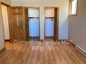 253 College St SE in Valley City, ND - Building Photo - Building Photo