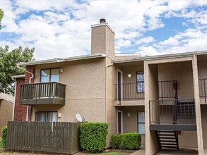 Solaire Apartments in Dallas, TX - Foto de edificio - Building Photo