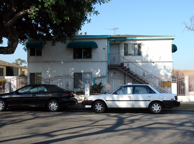 700 W Queen St in Inglewood, CA - Building Photo - Building Photo