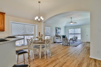 2205 Pacino Dr in Fort Worth, TX - Foto de edificio - Building Photo