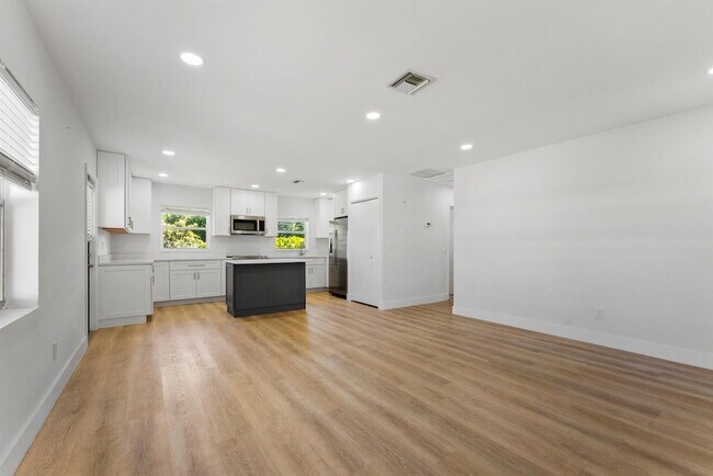 632 Allen Ave, Unit 1 in Delray Beach, FL - Building Photo - Building Photo
