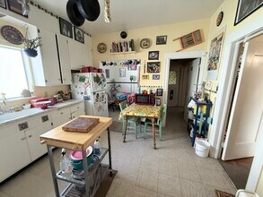 700 Apgar St in Oakland, CA - Building Photo - Building Photo