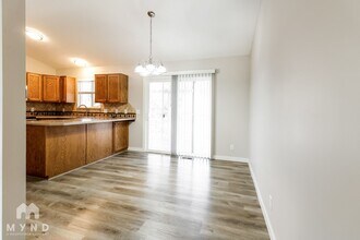 1533 1075 W in Clinton, UT - Foto de edificio - Building Photo