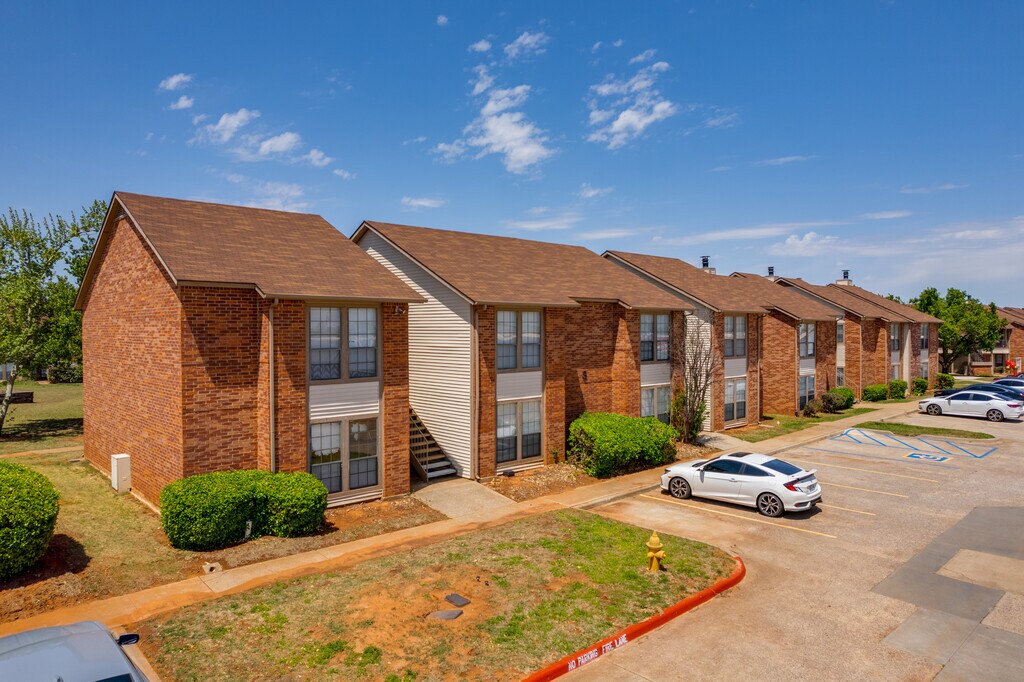 Fieldstone Garden Apartments Mustang, OK Apartments