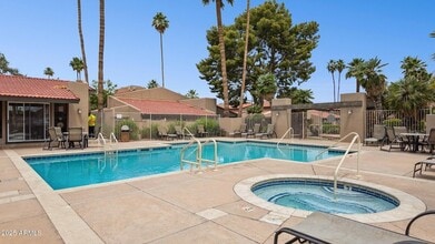 5601 N 79th St in Scottsdale, AZ - Foto de edificio - Building Photo
