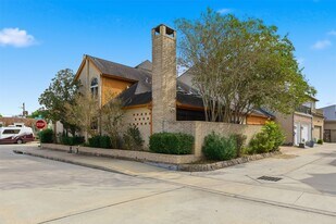 4063 Breakwood Dr in Houston, TX - Building Photo