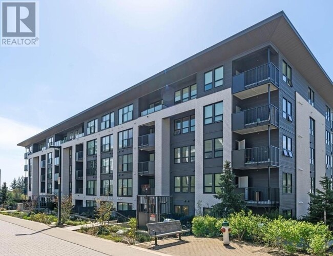9228-9228 Slopes Mews