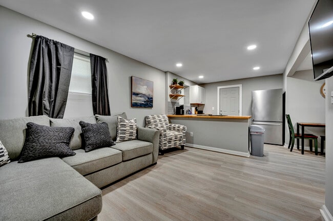 115 Elm St, Unit Apt #101