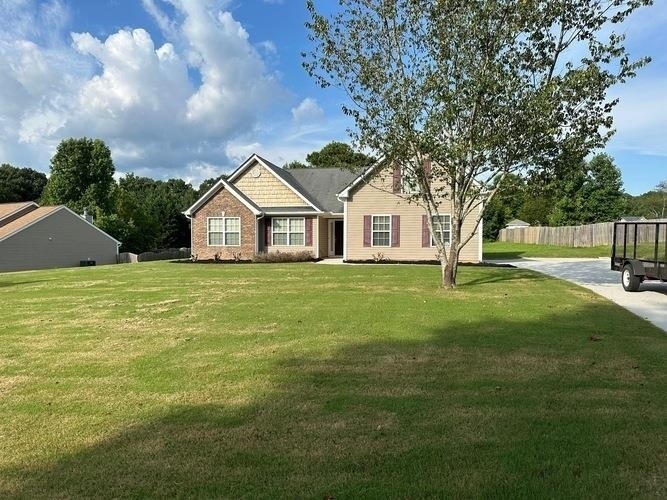605 McDowell Ln in Bethlehem, GA - Building Photo